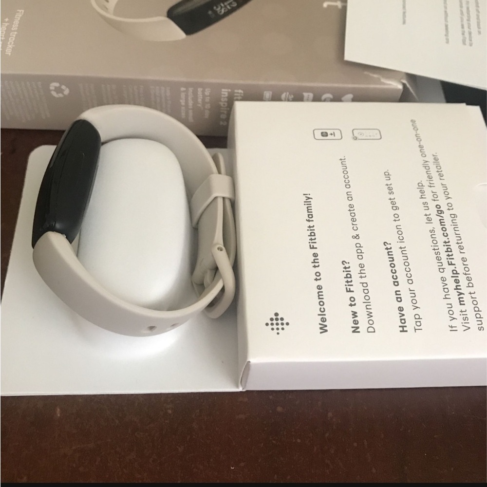 Fitbit Inspire 2 - Beige - Picture 3 of 3